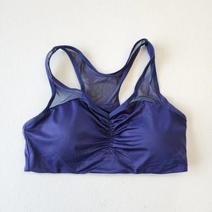 True and Co. Bra V-Neck Scrunch Sports Bra Size Small